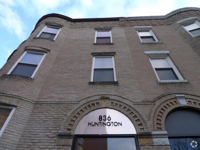 Building Photo - 836 Huntington Ave Rental