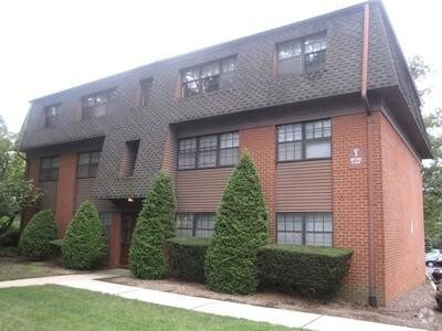 Building Photo - Metuchen Plaza Rental