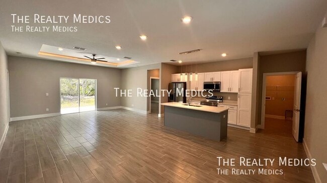 Photo - 265 Hyacinth Ct
