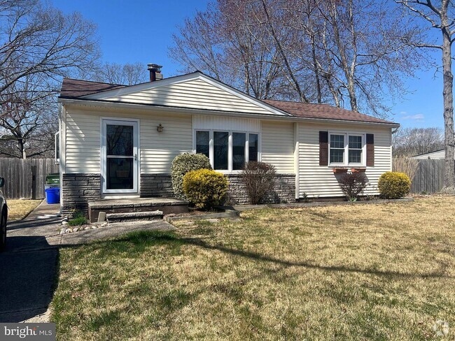 Building Photo - 3 Fairview Dr Rental