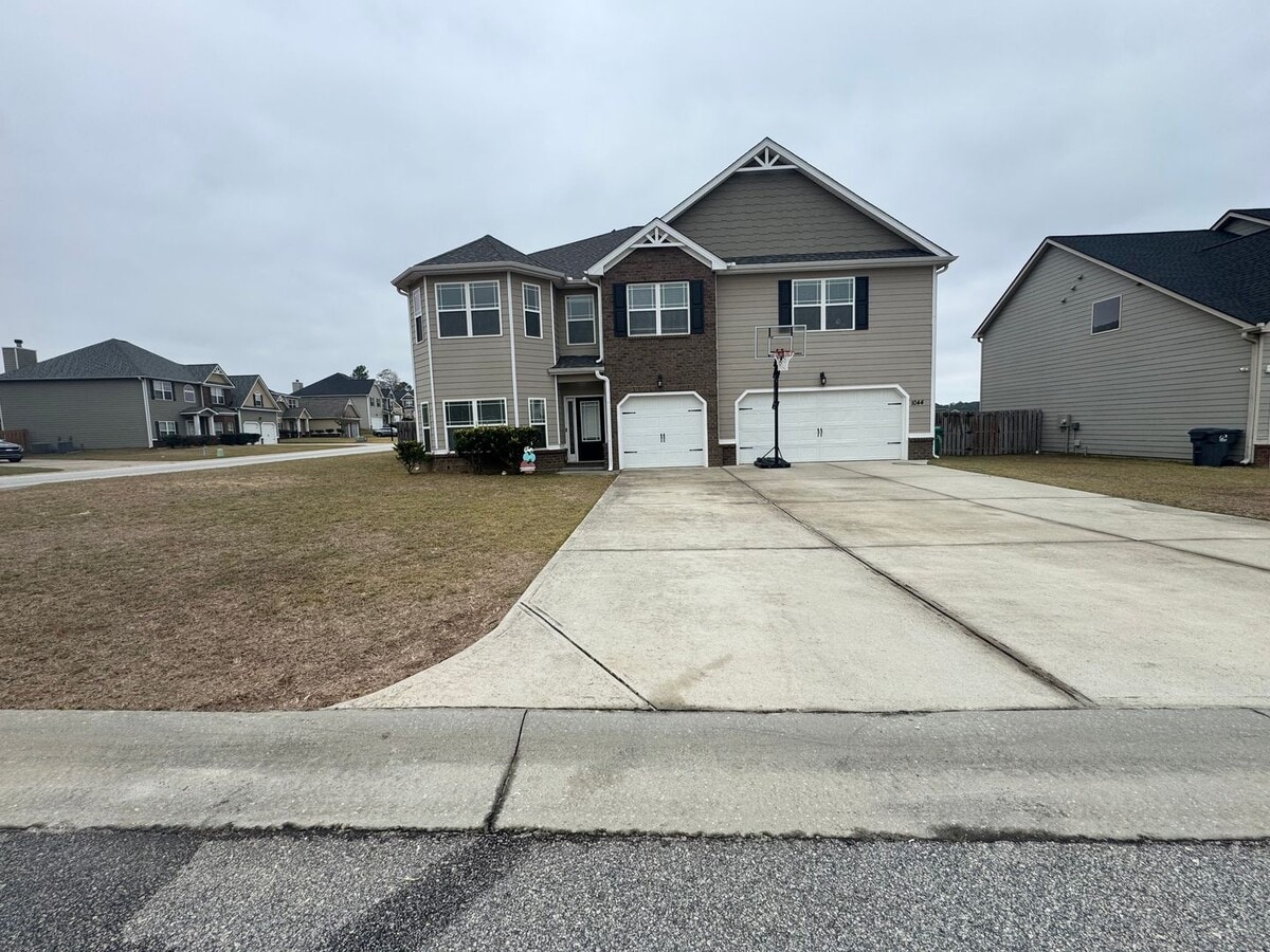 *COMIN SOON* Spacious 5 Bedroom in Grovetown! - *COMIN SOON* Spacious 5 Bedroom in Grovetown!
