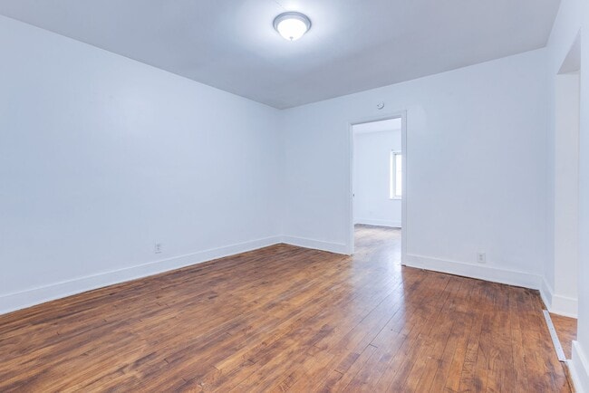 Photo - 757 E Warrington Ave Unit Apt 4