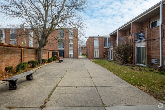 Patio - Greenfield Manor