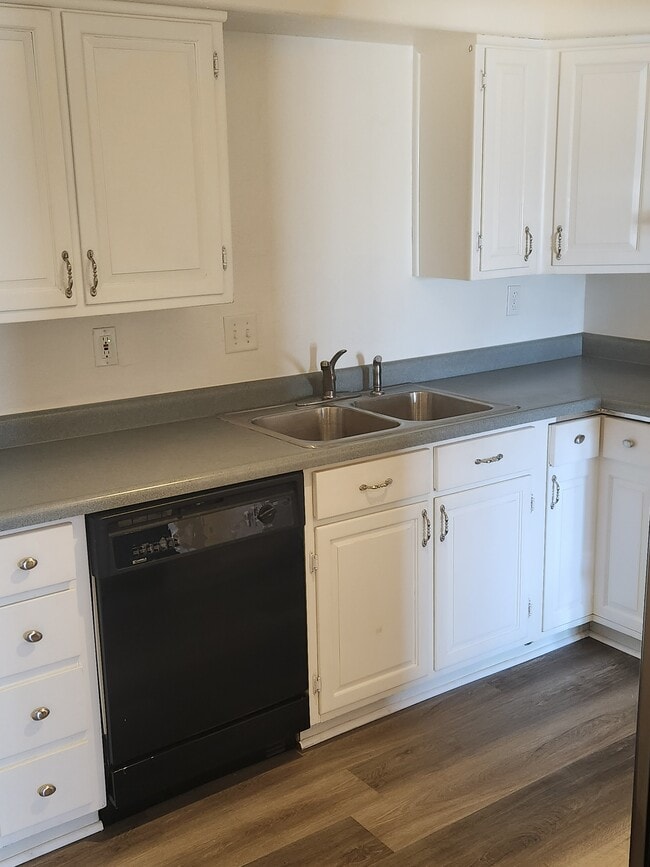 Photo - 184 Morgan Dr