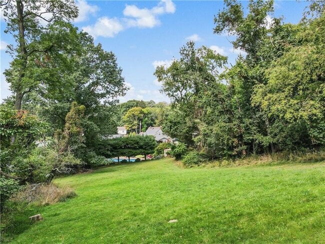 Photo - 905 Perry Hwy