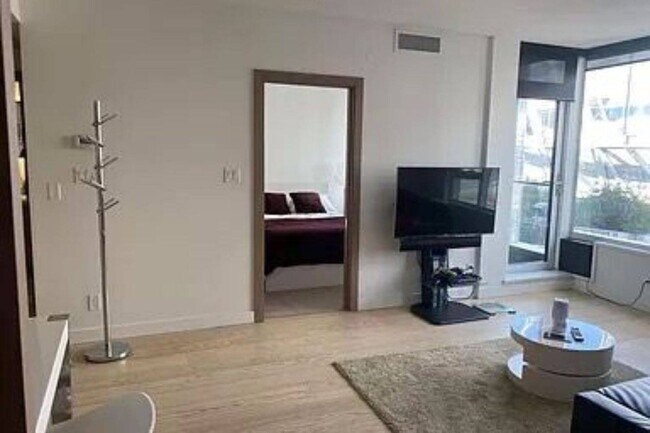 Photo - 38 Smithe St