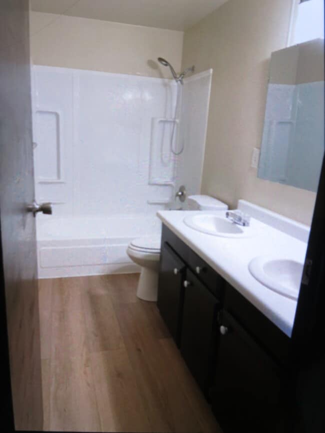 Photo - 710 Nectarine St Unit 710