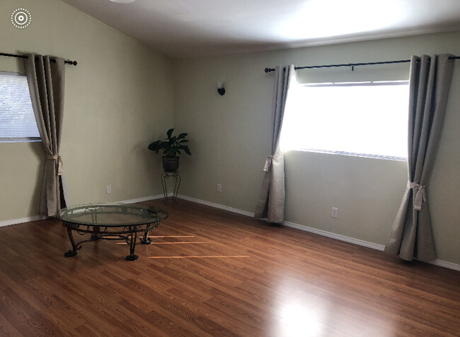 living/family room - 18345 Ludlow St House