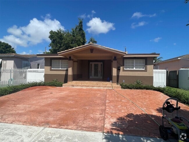 Building Photo - 2255 SW 26th St Rental