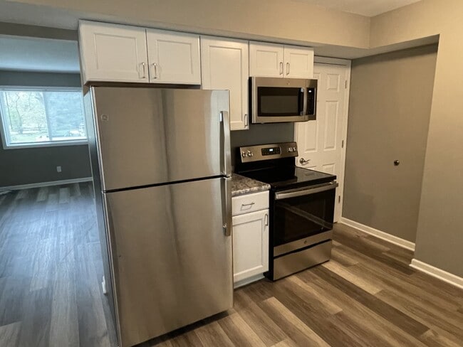 Photo - 723 Tyler St NE