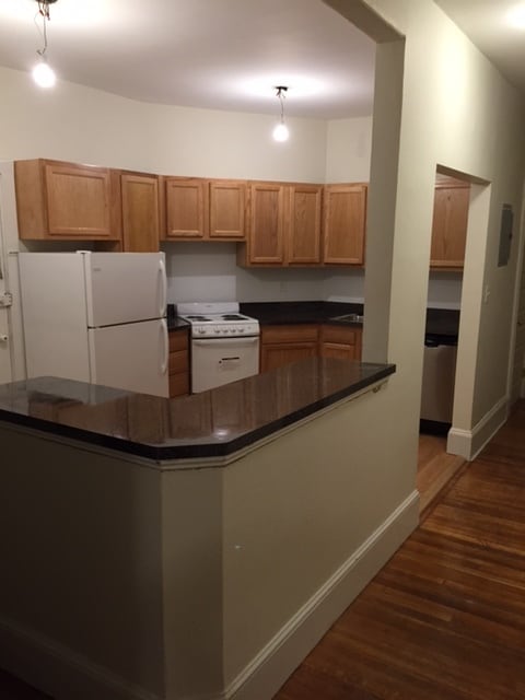 Photo - 1563 Beacon St