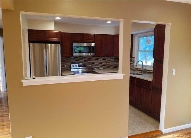 Photo - 17 Hallock St