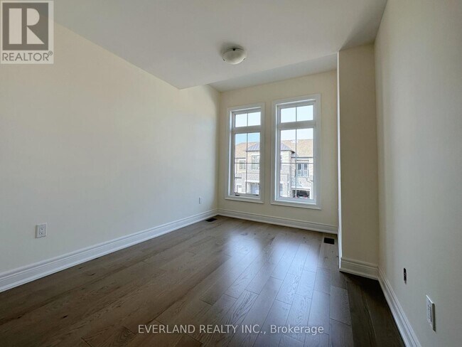 Photo - 50 Hercules Clb Dr