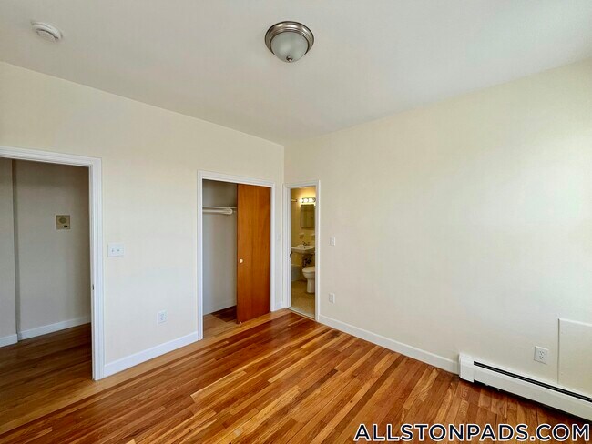 Photo - 64 Brighton Ave Unidad 404