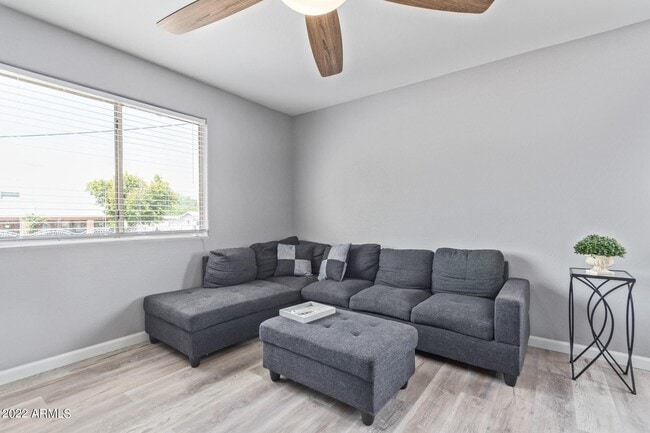 Photo - 2437 E Jones Ave