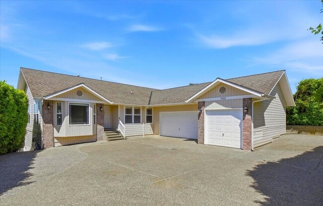 Building Photo - 5Bd/4Ba Marysville Home