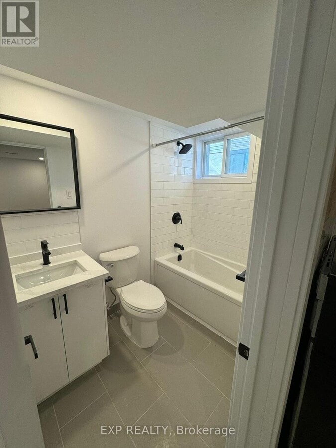 Photo - 2434 Clover St Unité 1B