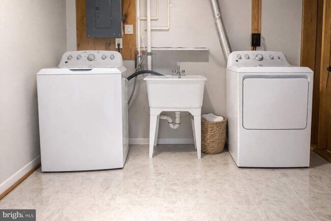 Photo - 20521 Neerwinder St