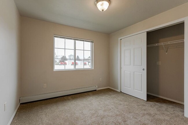 FALCON POINT APARTMENTS