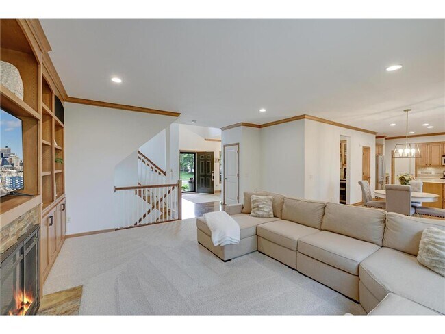 Photo - 645 Ramsey Cir