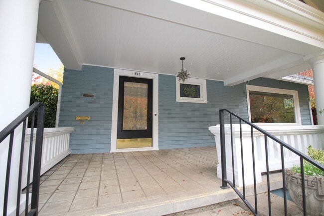 Photo - 816 NE Laurelhurst Pl Unit 803 - House