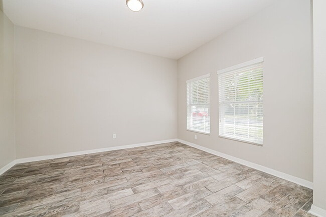 Photo - 908 Fern Leaf Dr