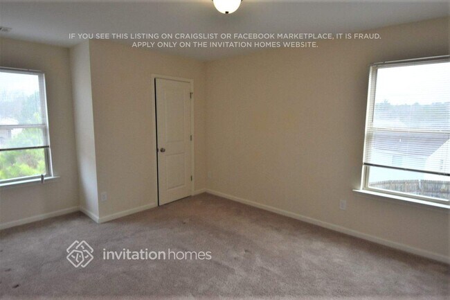 Photo - 420 Village Broad St