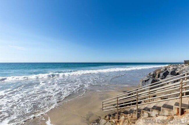 Building Photo - PRE-LEASE TODAY!! Stunning 3-bedroom, 2-ba... Rental