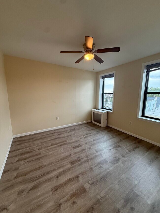 Photo - 3726 Park Ave Unit E5