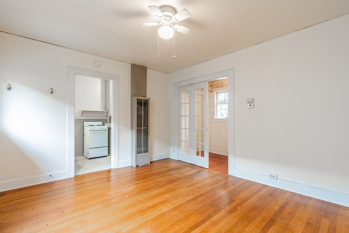Photo - Broadway Court