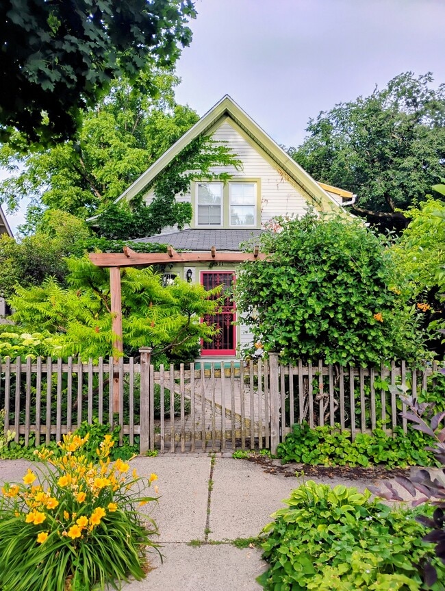 Building Photo - 4311 Garfield Ave Rental