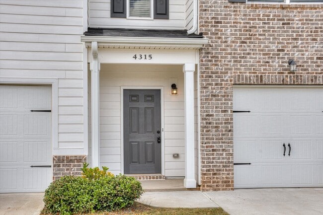 Photo - 4315 Newland St