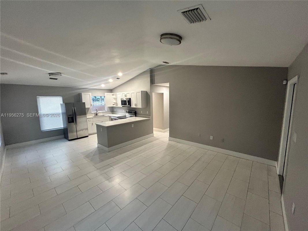 Photo - 1724 NW 1st Pl