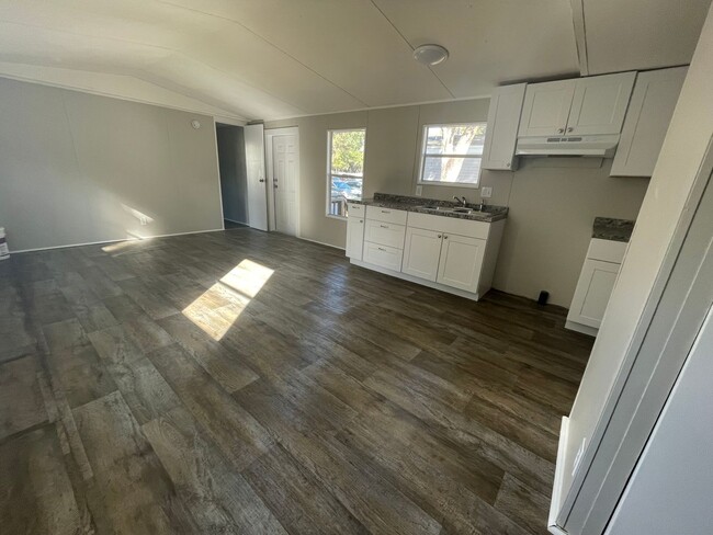 Photo - Cozy Charm Awaits in this Quaint 2 Bedroom Mobile Home! Unidad Lot 3