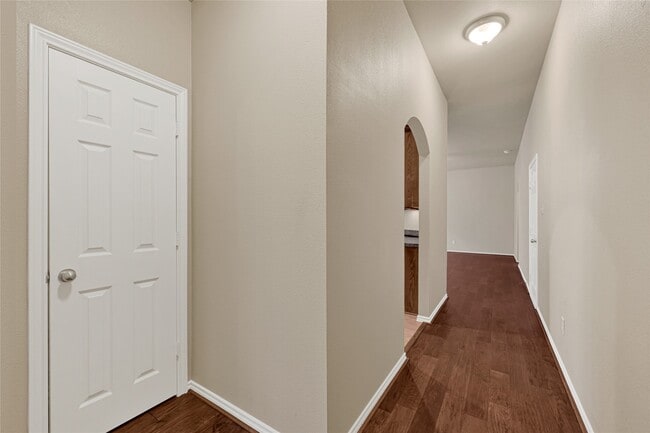 Building Photo - 12914 Pecan Shores Dr