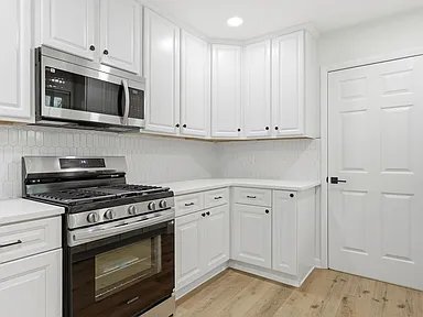 640 Amanda Pl NE