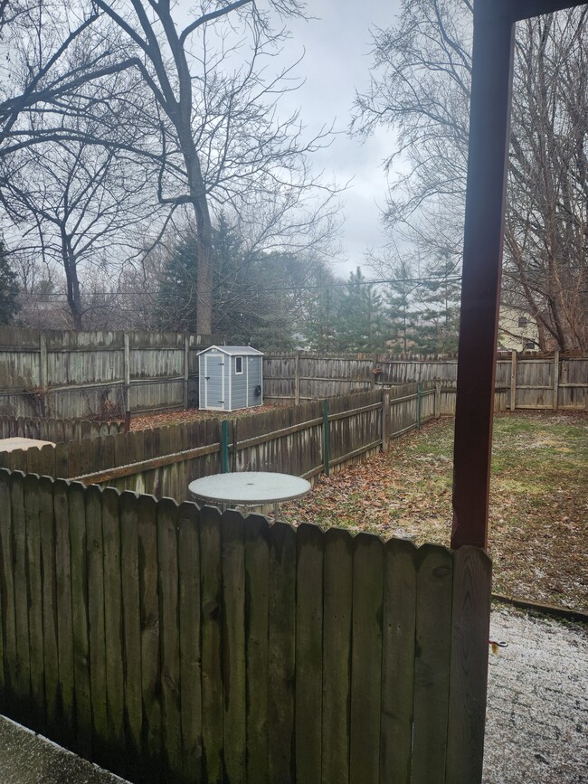 Patio interior - 1932 Heath Ave Unidad April 2