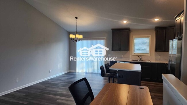 Photo - 1234 Rich River Way