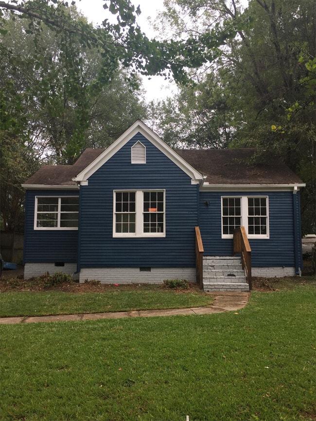 Photo - 475 E Ridgeway St