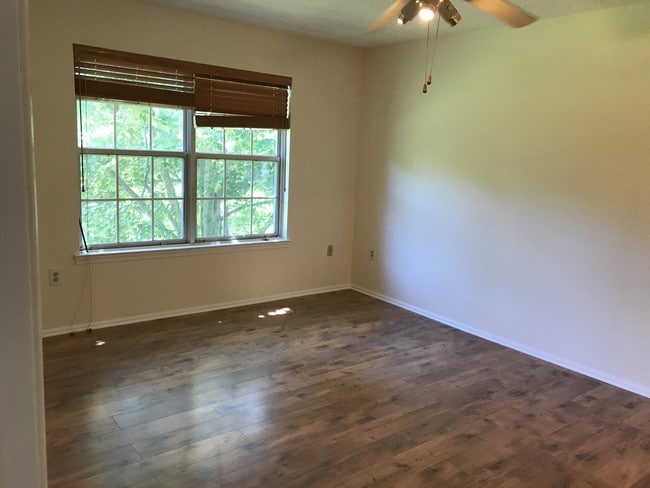Master Bedroom - 29 Amberly Ct Unit 29