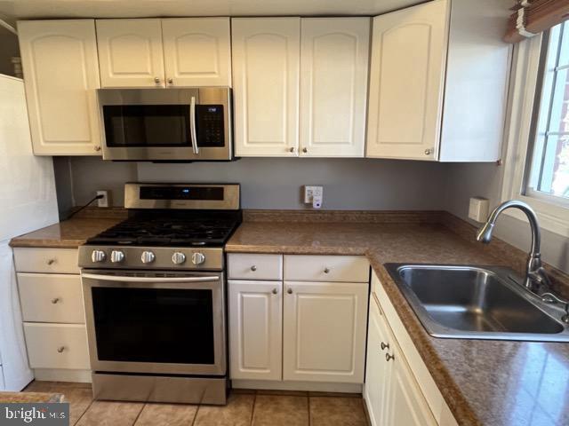 Building Photo - 1634 Ripon Pl