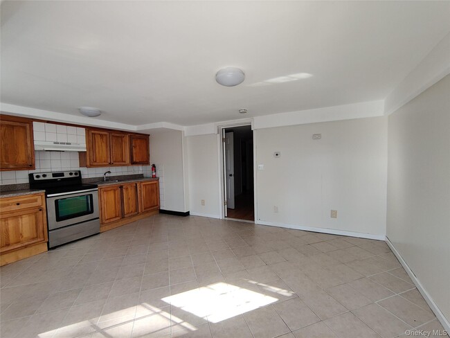 Photo - 136 Stringham Rd Unit 9C