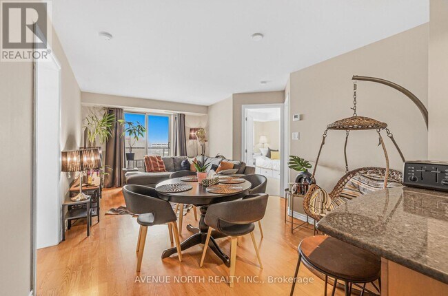 Photo - 314 Central Park Dr Unité 812