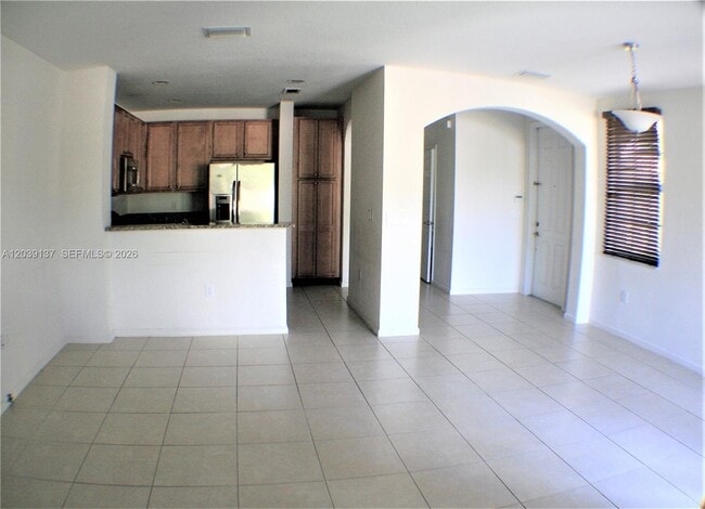 Photo - 202 Las Brisas Cir