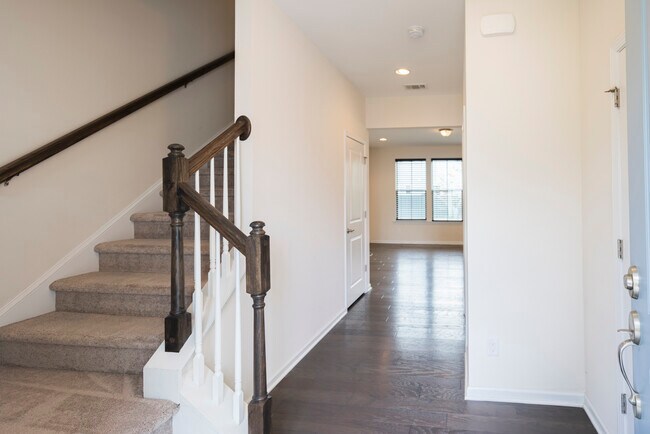 Photo - 503 Waybridge Way
