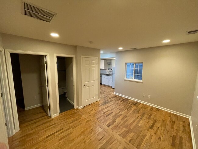 Photo - Cheesman St. BR