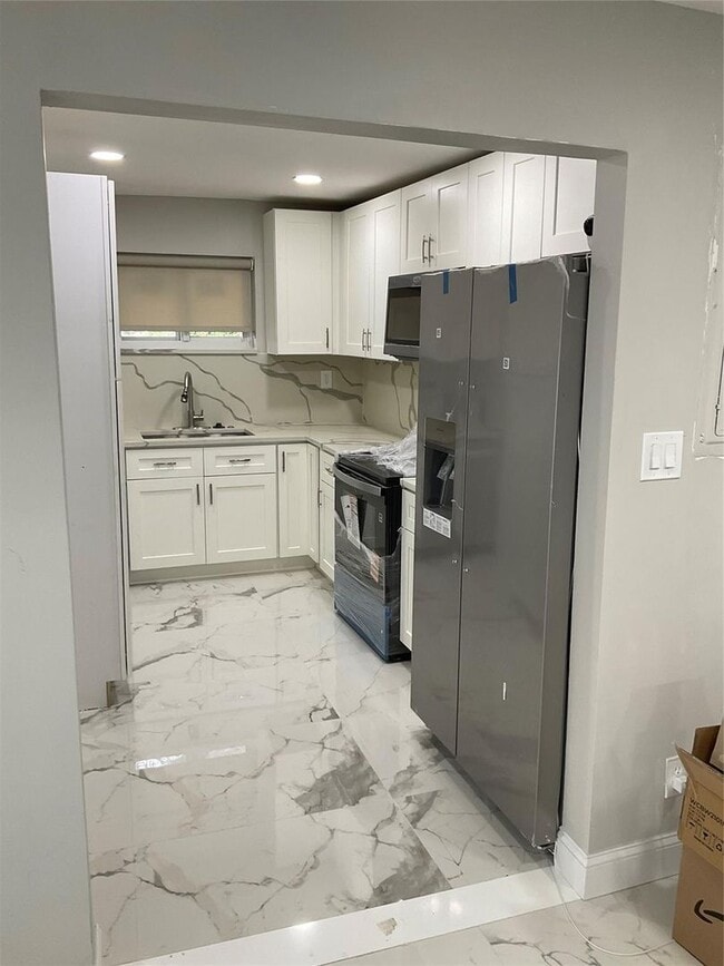 Photo - 642 NW 14th Way