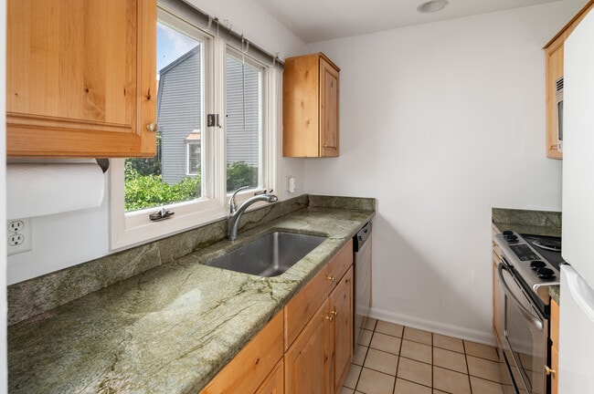 Photo - 44 Pleasant St