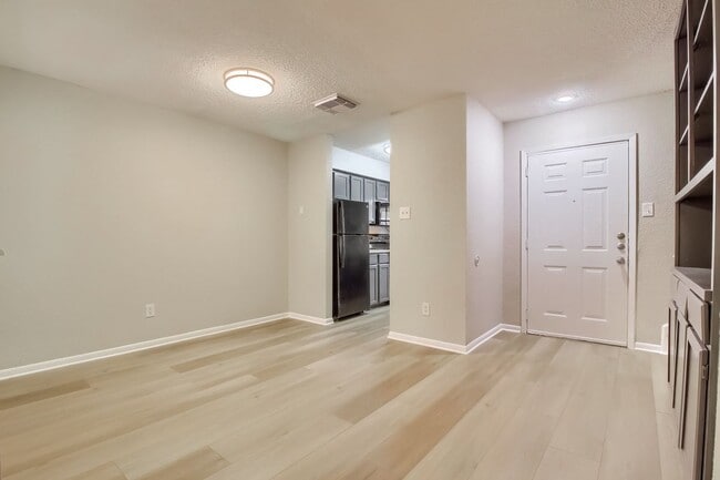 Photo - 8810 Schick Rd