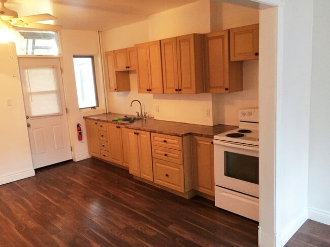 Building Photo - 357-357 Rue Wilbrod St Unit 1-353